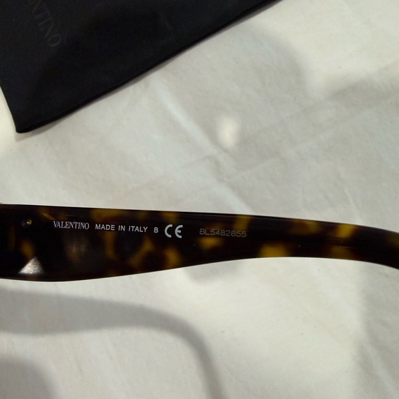 Valentino Havana Sunglasses with Rockstud Accents on either side - Picture 7 of 11